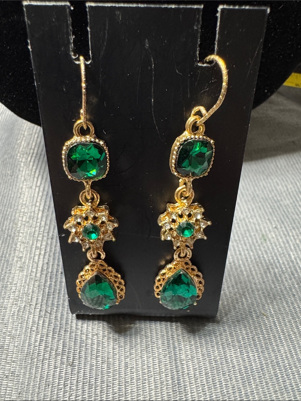 Source Unknown Gold-Tone Emerald Green Drop Earrings